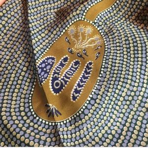 Yijan Australia Scarf. 90cm x 90 cm